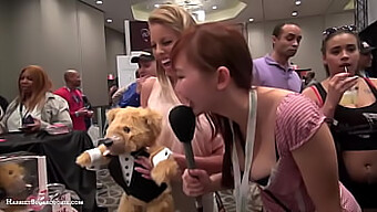 Avn Award Winner Britney Amber And Amateur Teddylovebear At Ae Expo