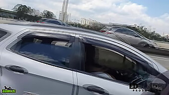 O Boquete E A Exibição Do Carro Da Brasileira Angel Takemura..