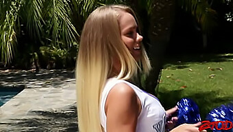 Busty Cheerleader Saa Creampied Aikana Intohimoinen Sukupuoli