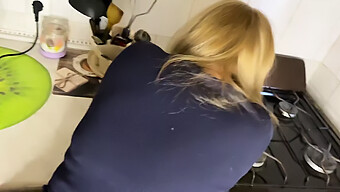 Esposa Amadora Leva Gozada Anal Na Cozinha