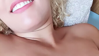 Video Pov Của Một Thiếu Niên Latina Với Vú Và Vú Tự Nhiên.