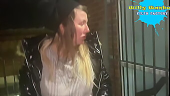 Compilation Di Spettacoli Pubblici Di Una Ragazza Di Strada Con Un Gran Culo E Tette Naturali