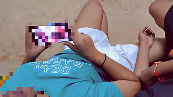 Die Indische Schönheit Suman Wird Beim Pornoschauen Erwischt Und Verführt Ihren Stiefbruder