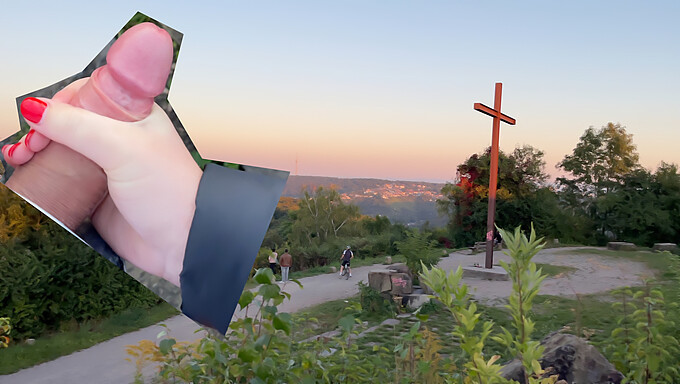 Une Grosse Bite Bavaroise Reçoit Un Travail De Branlette En Plein Air